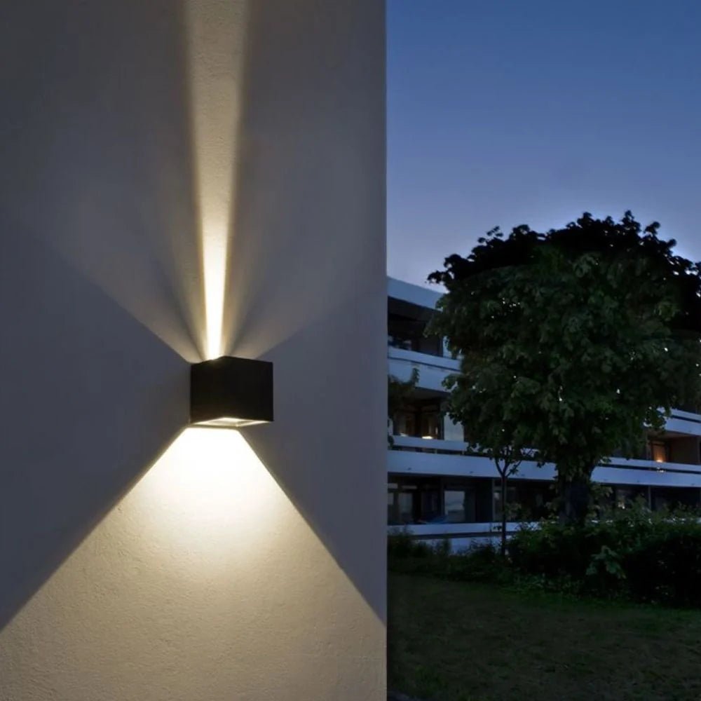 Adjustable Wall Light - Luminoya