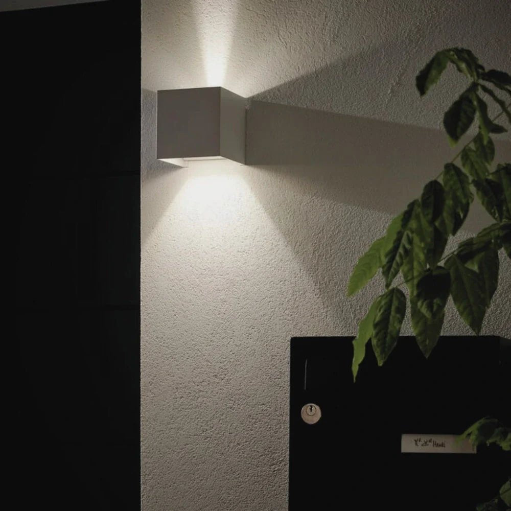 Adjustable Wall Light - Luminoya