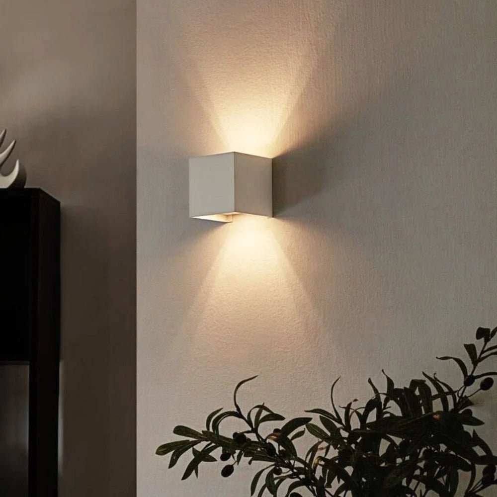 Adjustable Wall Light - Luminoya