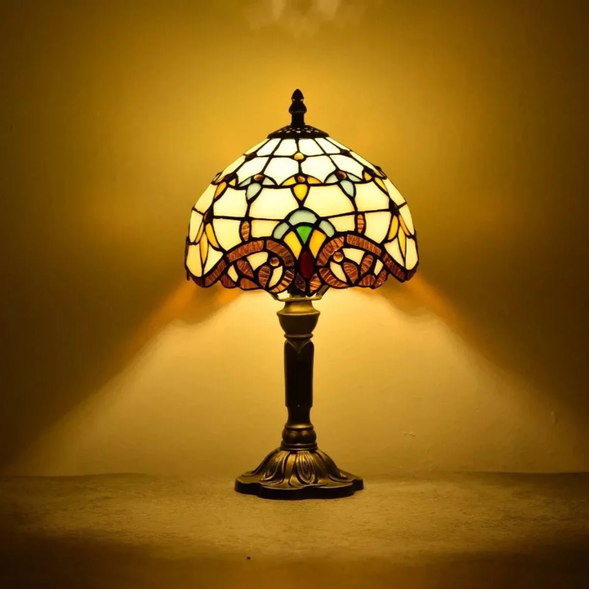 Antique Stained Glass Lamp - Luminoya