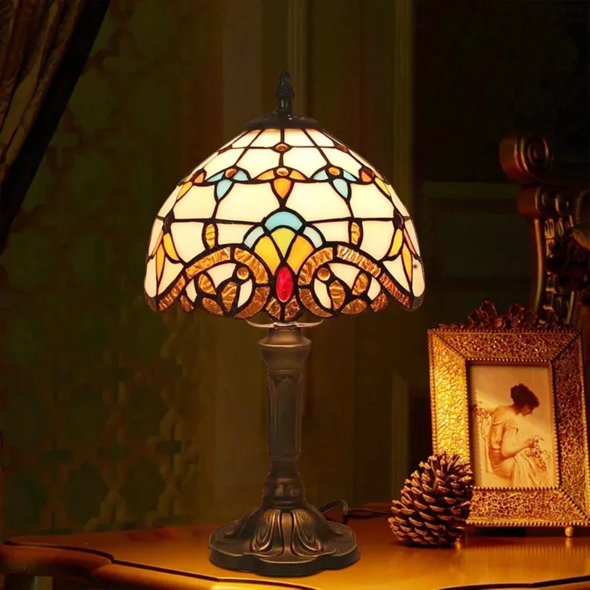 Antique Stained Glass Lamp - Luminoya