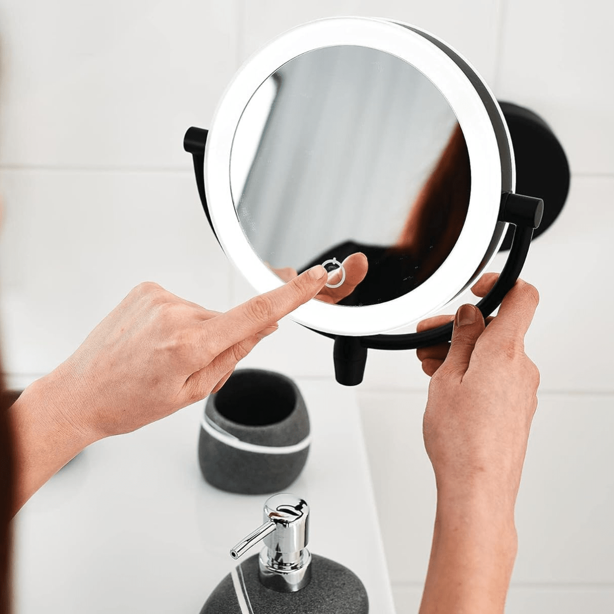 IlluminAura™ Make - Up Mirror - Luminoya