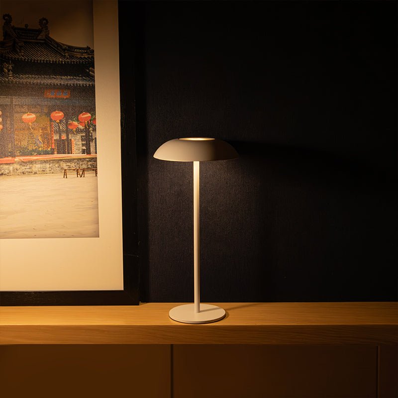 Iron Elegance Lamp - Luminoya