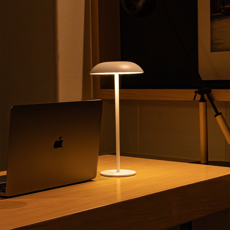 Iron Elegance Lamp - Luminoya