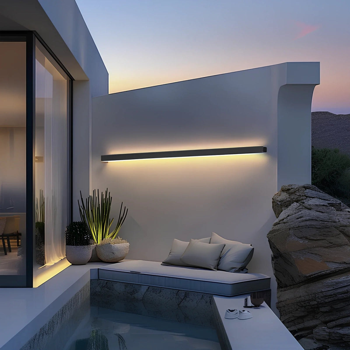 Linear Luxe™ Outdoor Sconce - Luminoya