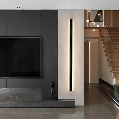 Linear Luxe™ Outdoor Sconce - Luminoya