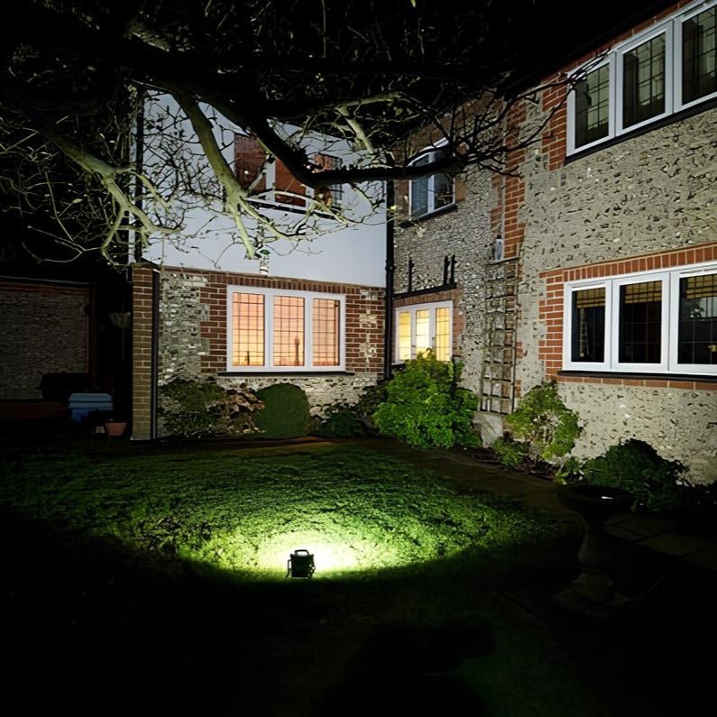 Lumina™ Solar Floodlight - Luminoya