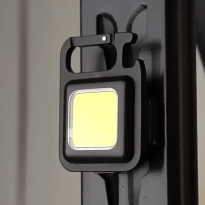 Multifunctional Keychain Light - Luminoya