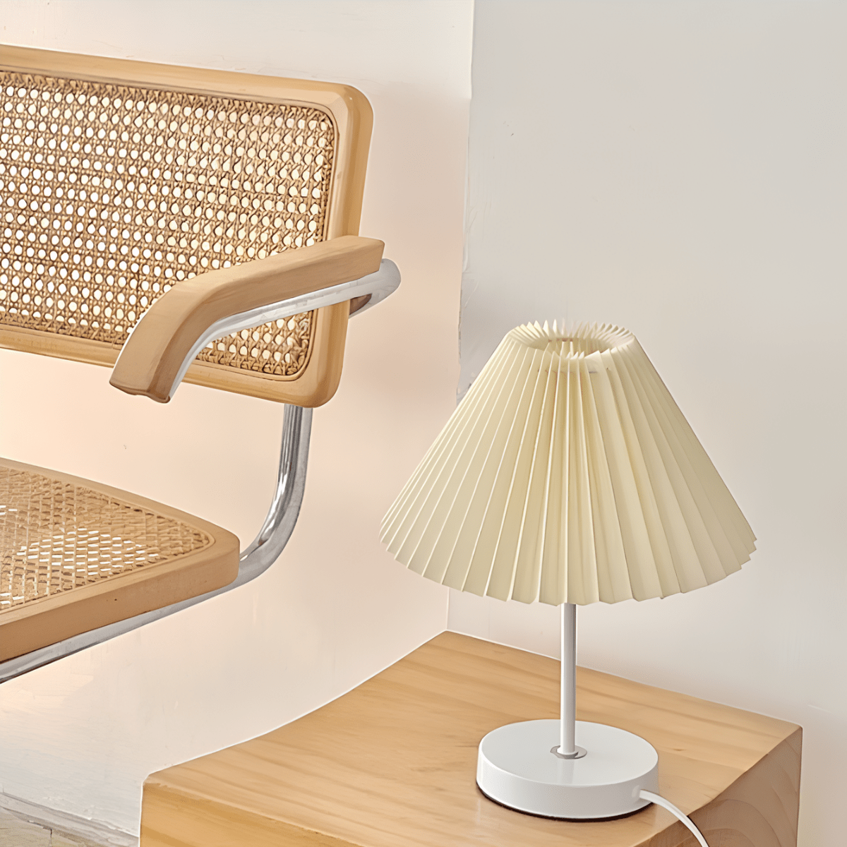 Pleatique™ Table Lamp - Luminoya