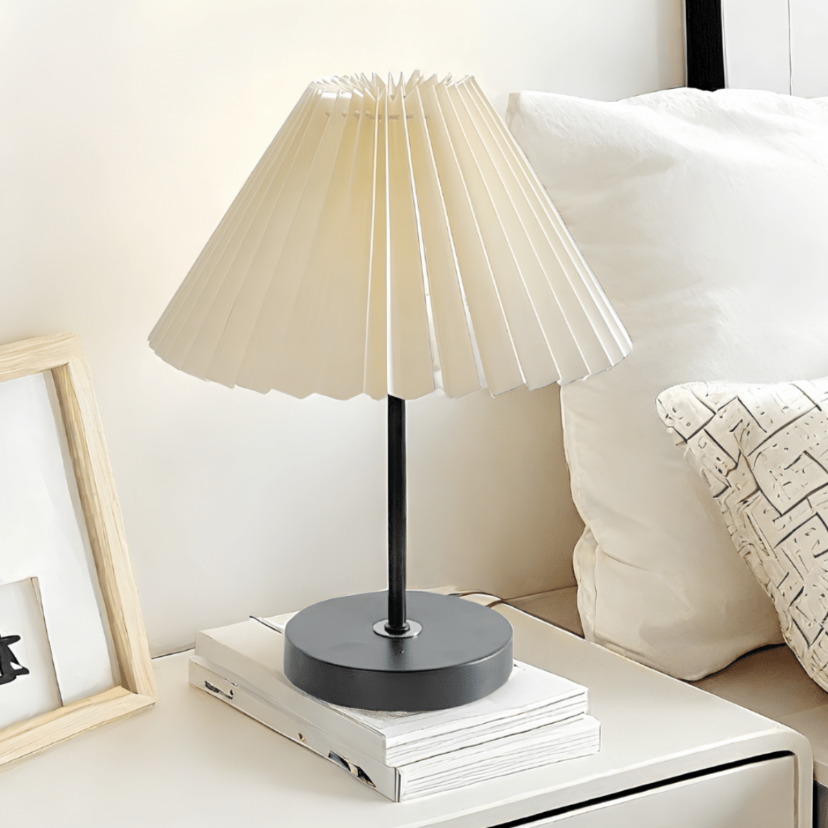 Pleatique™ Table Lamp - Luminoya