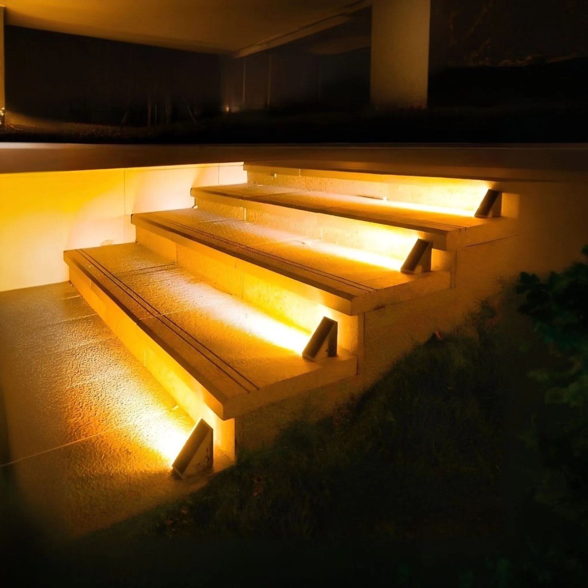 Solar Powered Stair Lights - Luminoya