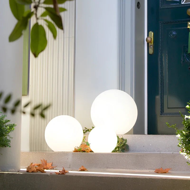 Spherical Garden Light - Luminoya
