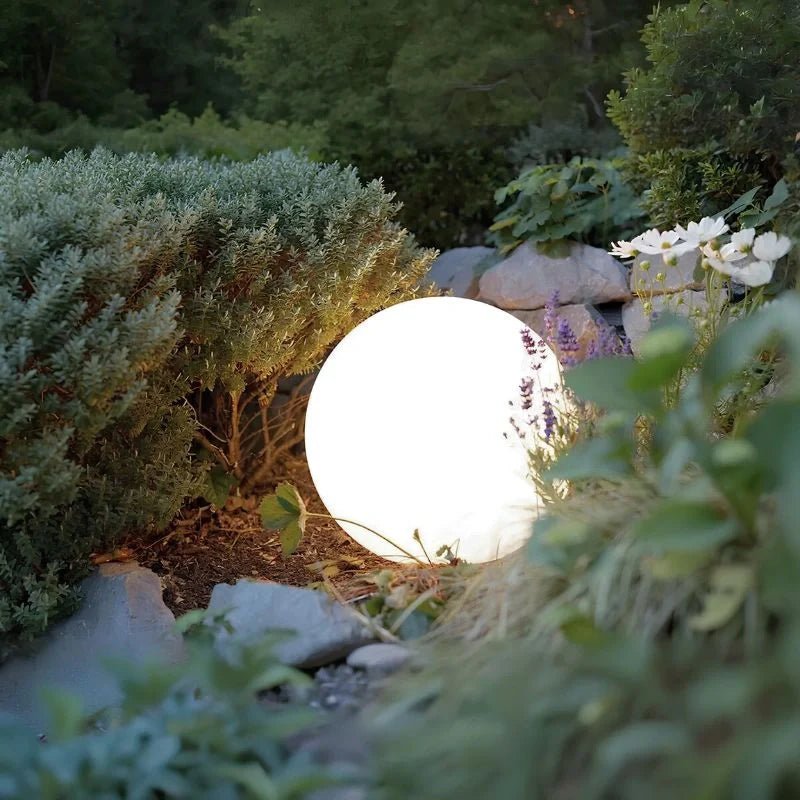 Spherical Garden Light - Luminoya